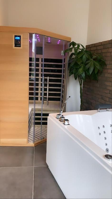 V' Appart Spa Troyes Exterior foto